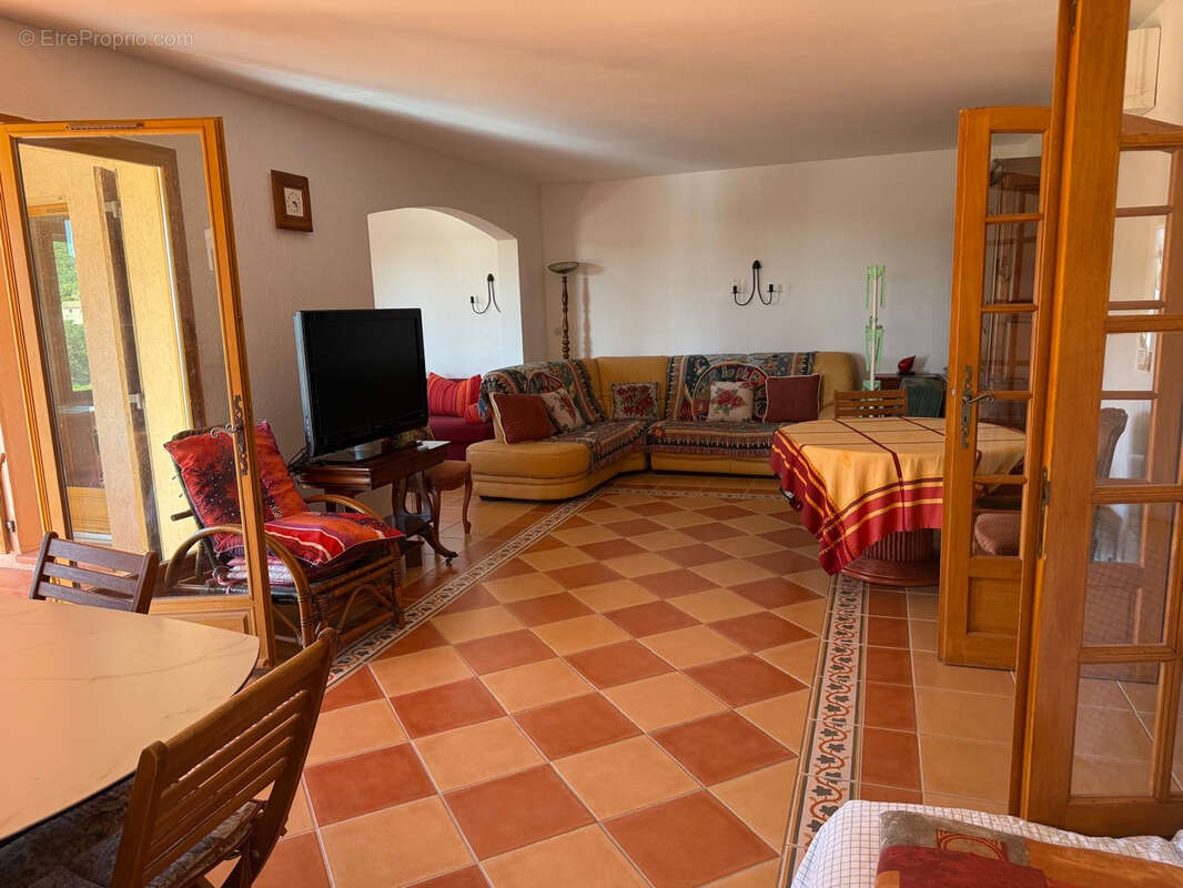 Maison à LES ISSAMBRES