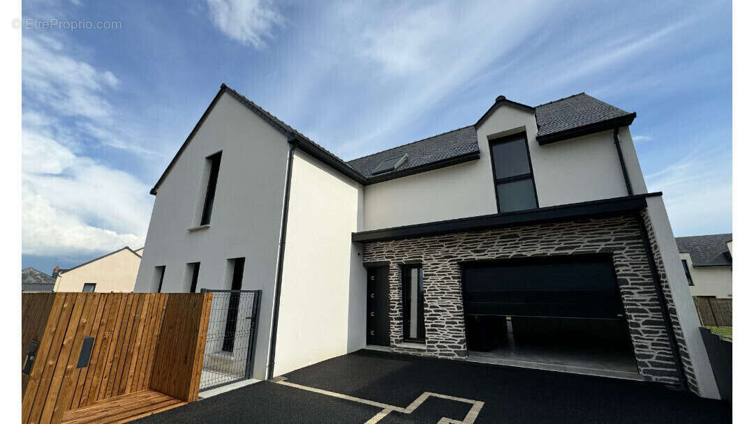 Maison à SAINT-BARTHELEMY-D&#039;ANJOU