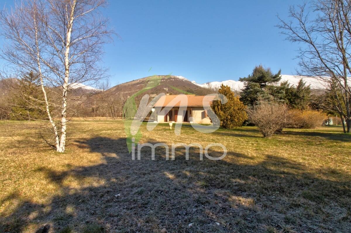 Maison à LA ROCHE-DES-ARNAUDS