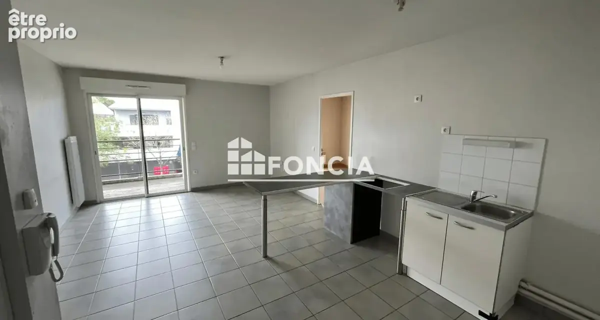 T2 dernier étage avec balcon & parking - photo 2