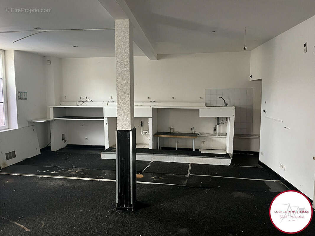 Commerce à SAINT-AMAND-MONTROND