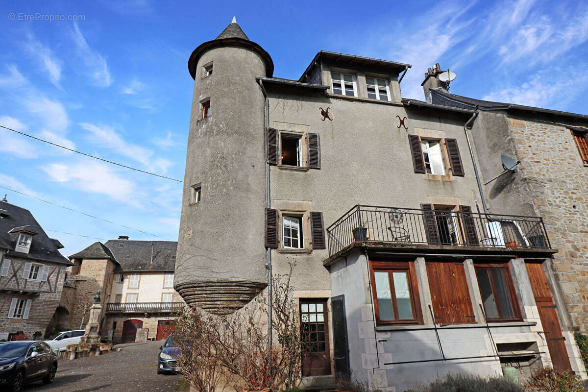 CORREZE. Ville de CORREZE. Maison en pierre avec 6 chambres. - photo 4