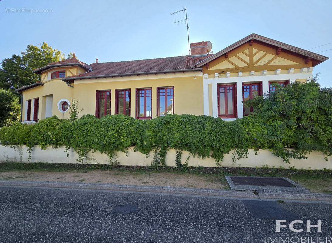 Maison à BELLERIVE-SUR-ALLIER