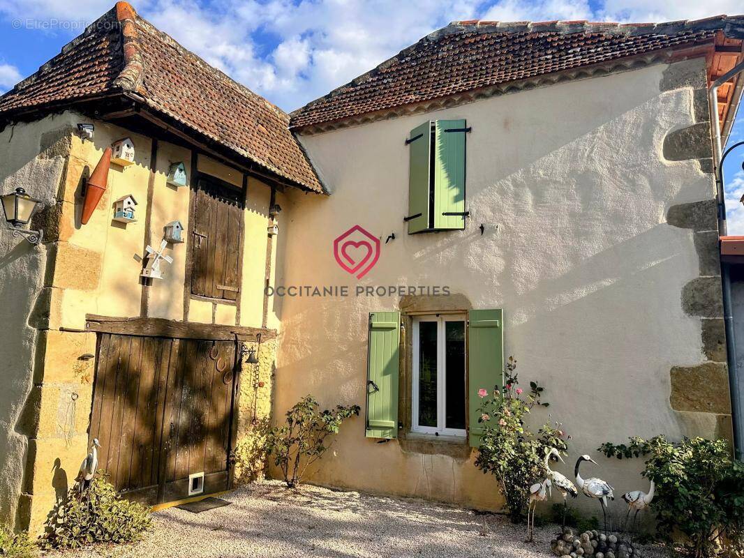 Maison à ARMOUS-ET-CAU