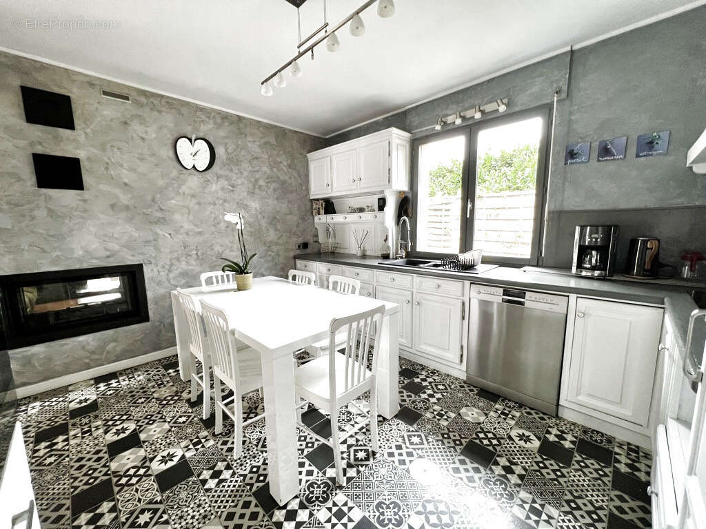 Maison 6 pièces de 165 m2 - photo 5