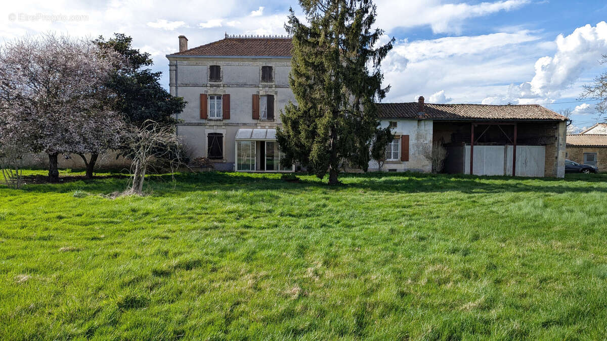 Maison à AIGONNAY