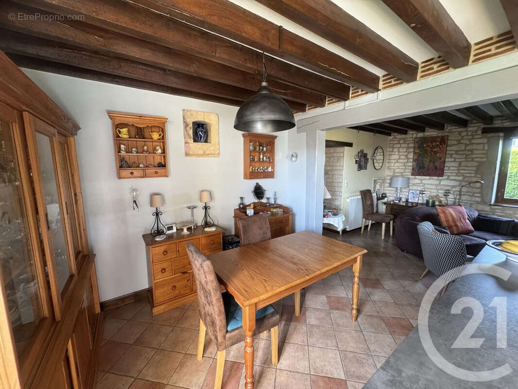 Maison à SAINT-PIERRE-DU-MONT