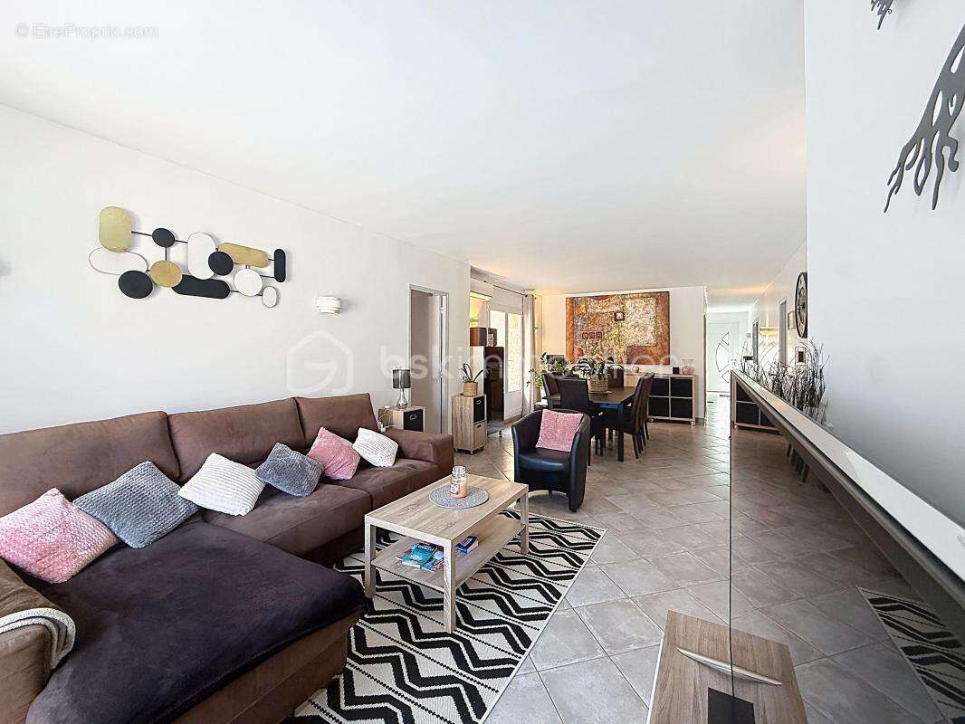 Maison 5 chambres avec piscine - garage - patio - photo 6