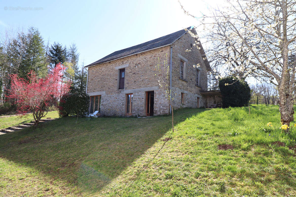 Maison à MADRANGES