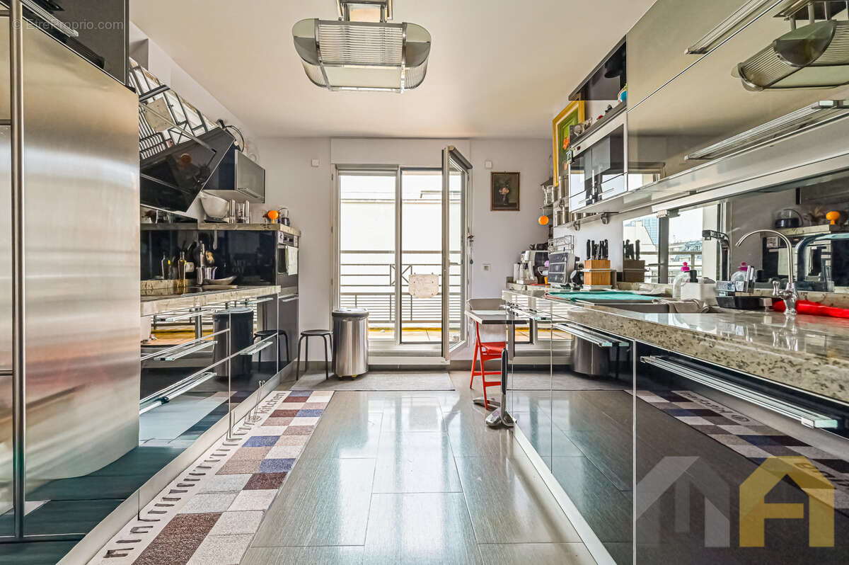 Appartement à LEVALLOIS-PERRET