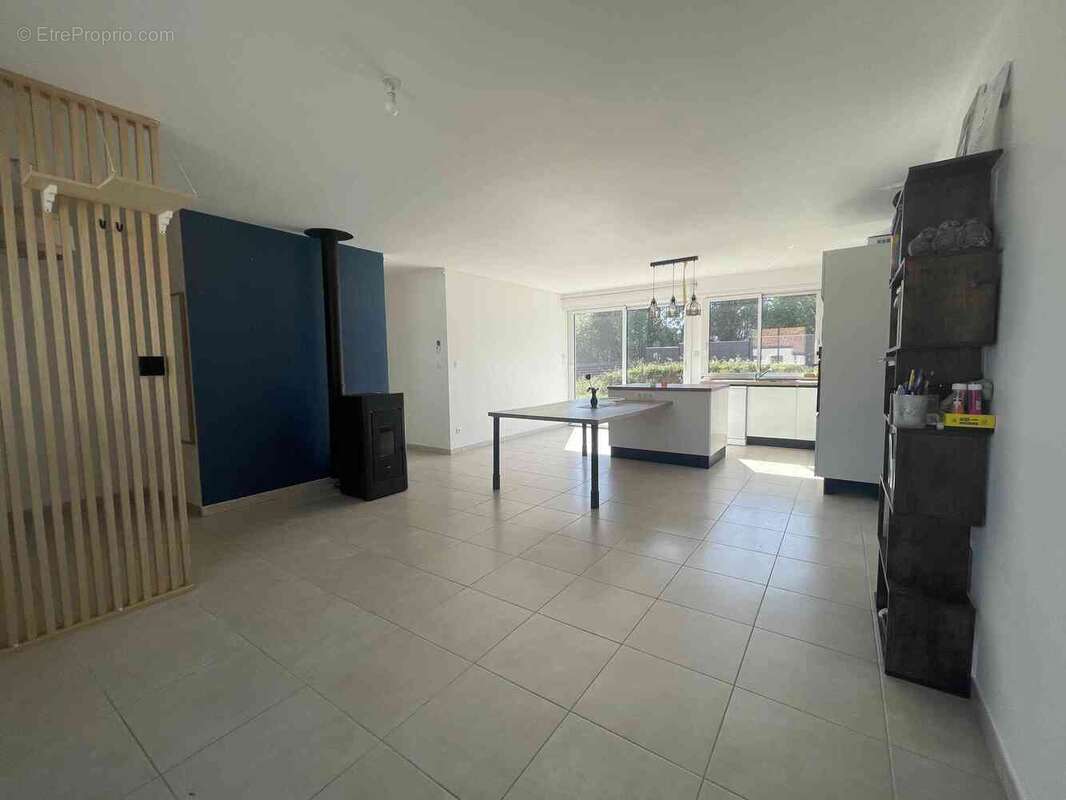 Maison à VENDRENNES