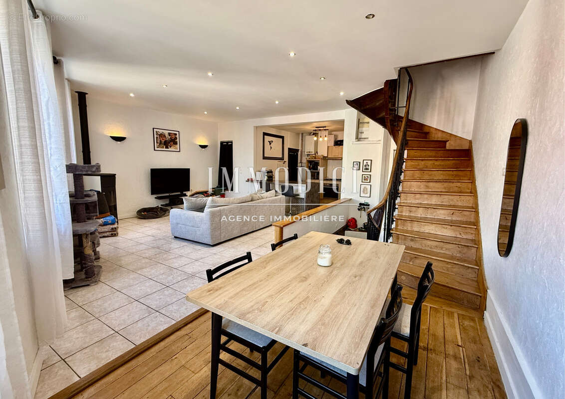 Appartement à THOISSEY