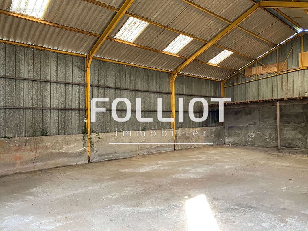 Commerce à SAINT-PIERRE-DE-COUTANCES