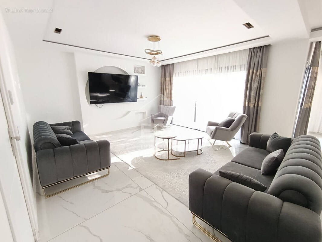 Maison à LE CANNET-DES-MAURES