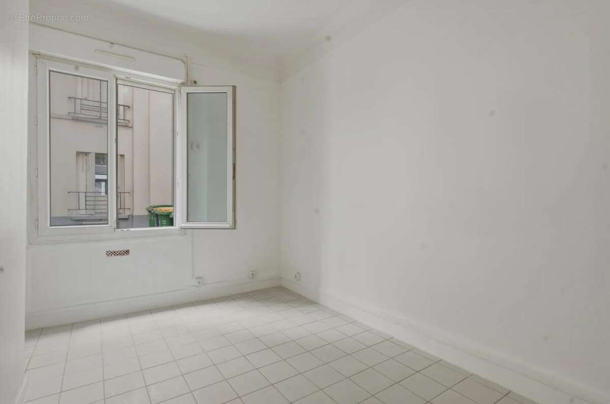 Studio de 1 pièce de 16 m² à Paris - photo 3
