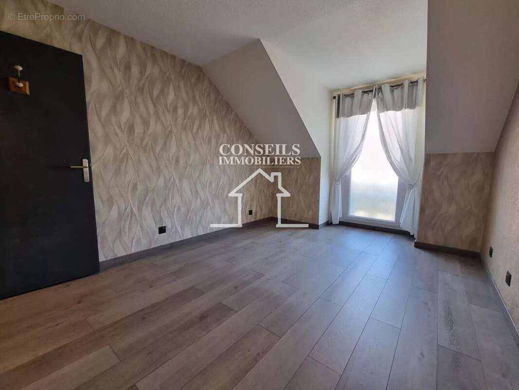 Appartement à VILLENEUVE-SUR-YONNE