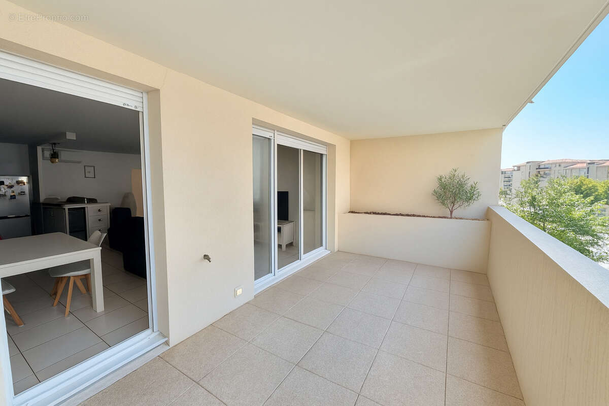 Appartement à MARSEILLE-5E