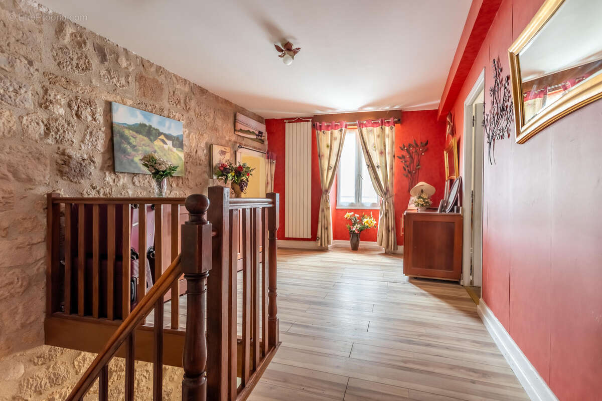 Maison à CASTELSAGRAT