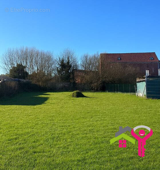 Terrain à AVESNES-LE-SEC