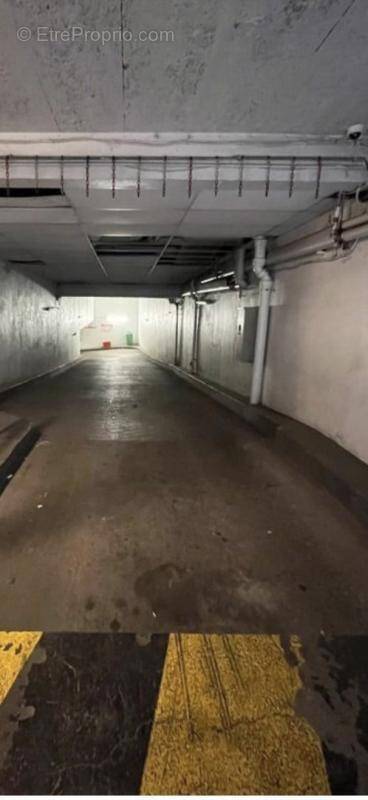 Parking à PARIS-19E