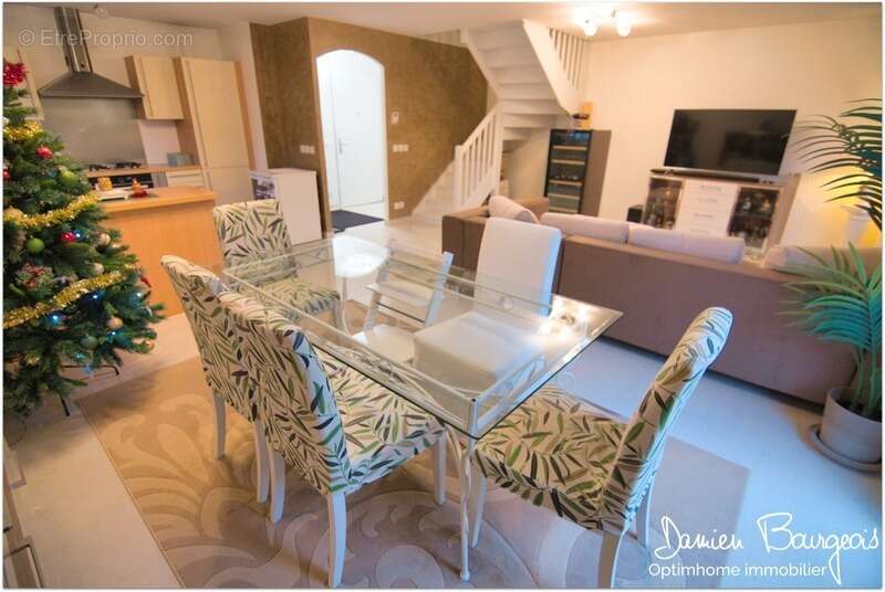 Maison à PREVESSIN-MOENS