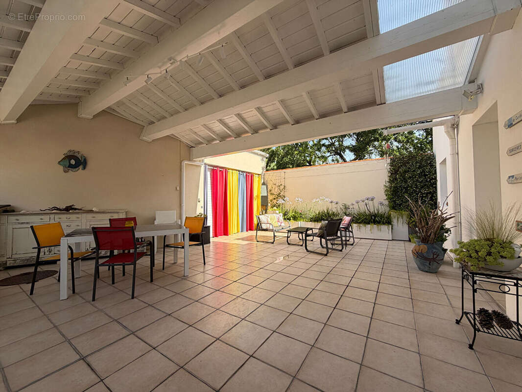 ROYAN - Maison lumineuse de 107 m² avec terrasse et garage - photo 2