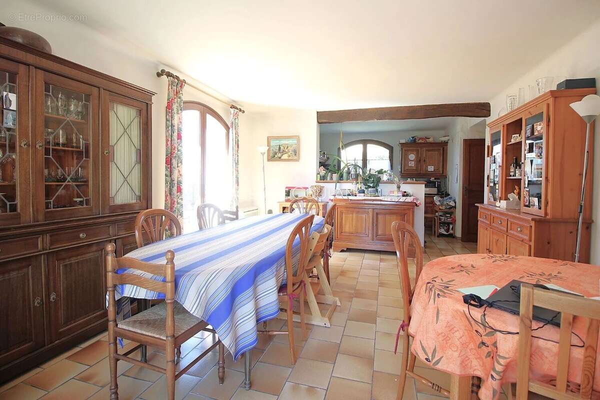 Maison à SAINT-CYR-SUR-MER