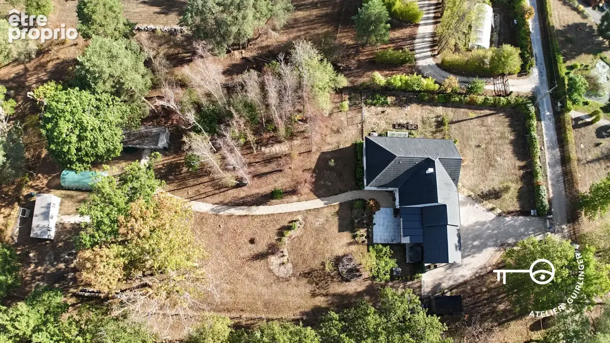 Offrez-vous le confort d'une maison moderne au coeur d'un environnement idyllique et verdoyant. - photo 18