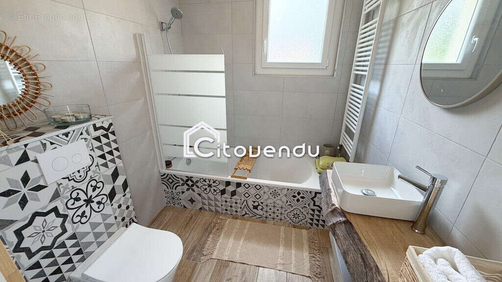 Maison 91 m² à Reynes  - photo 4
