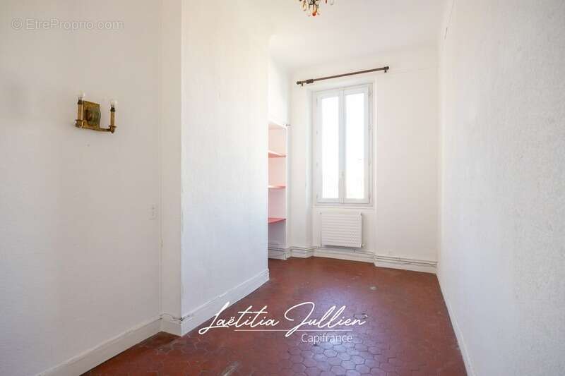 Appartement haussmannien 184.77 m² – 7 pièces – Intégralité du palier – Marseille 8ᵉ - PERIER - photo 13