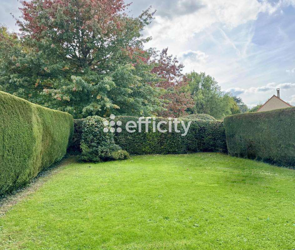 Maison à MAGNY-LE-HONGRE