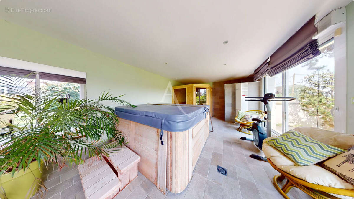 Maison à VIGNEUX-SUR-SEINE