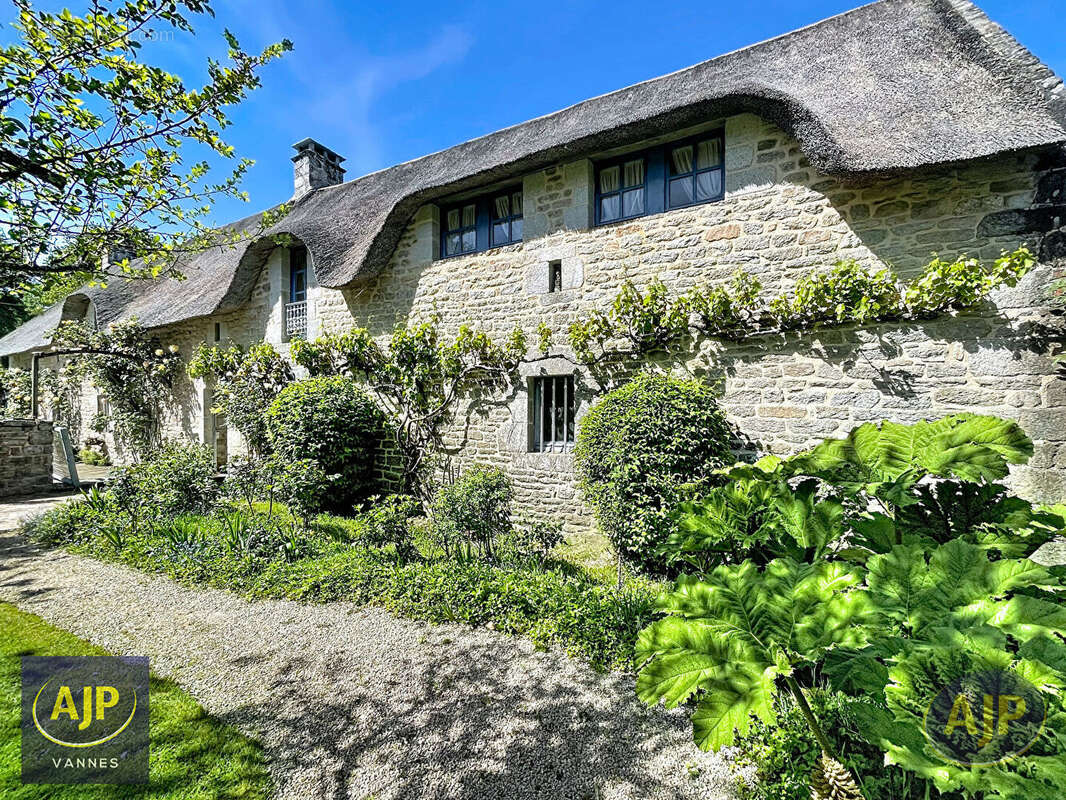 Maison à LOCQUELTAS