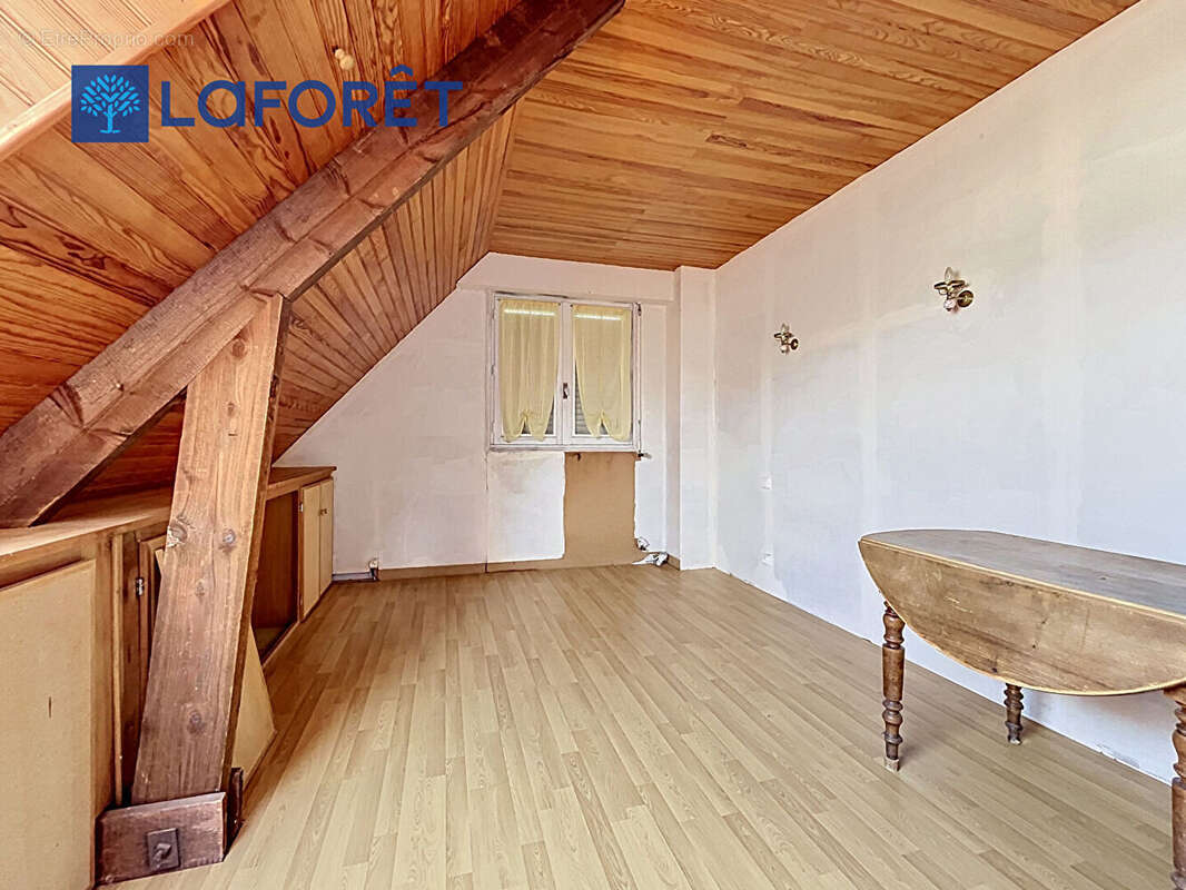 Maison à MALGUENAC
