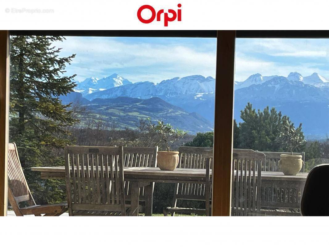 Maison à VETRAZ-MONTHOUX