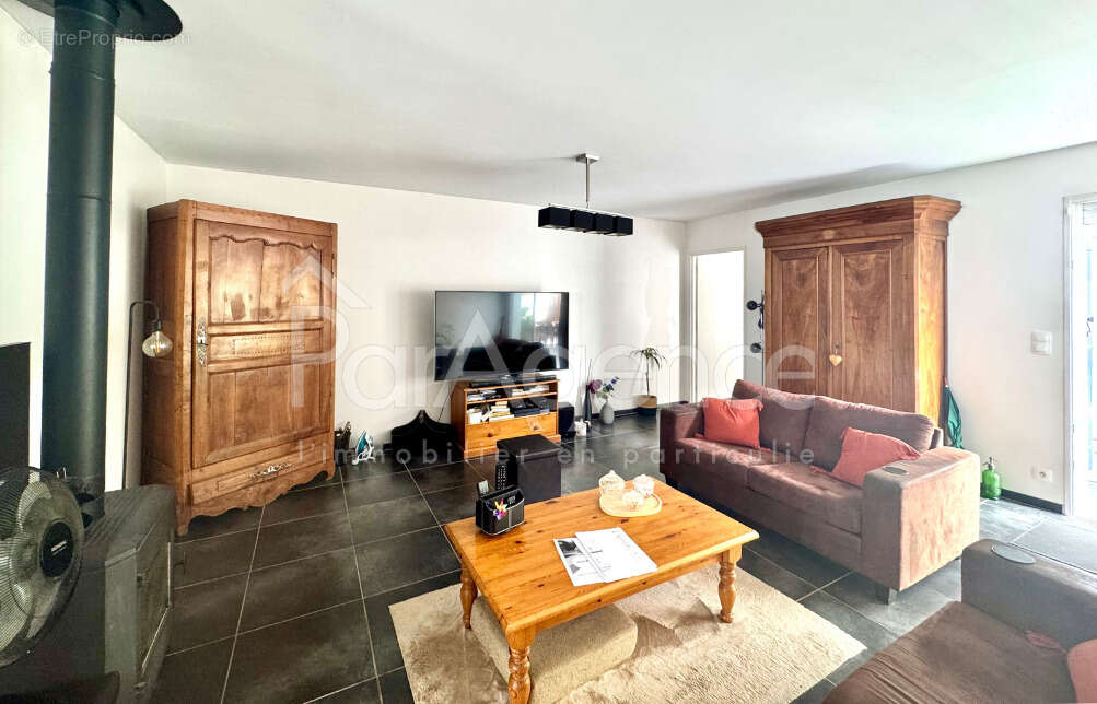 Maison à MORNAC-SUR-SEUDRE