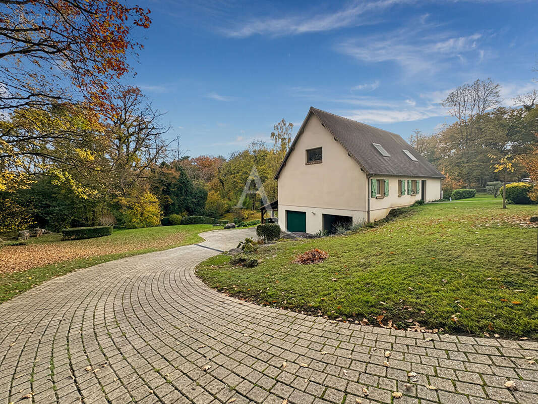 Maison à JANVILLE-SUR-JUINE