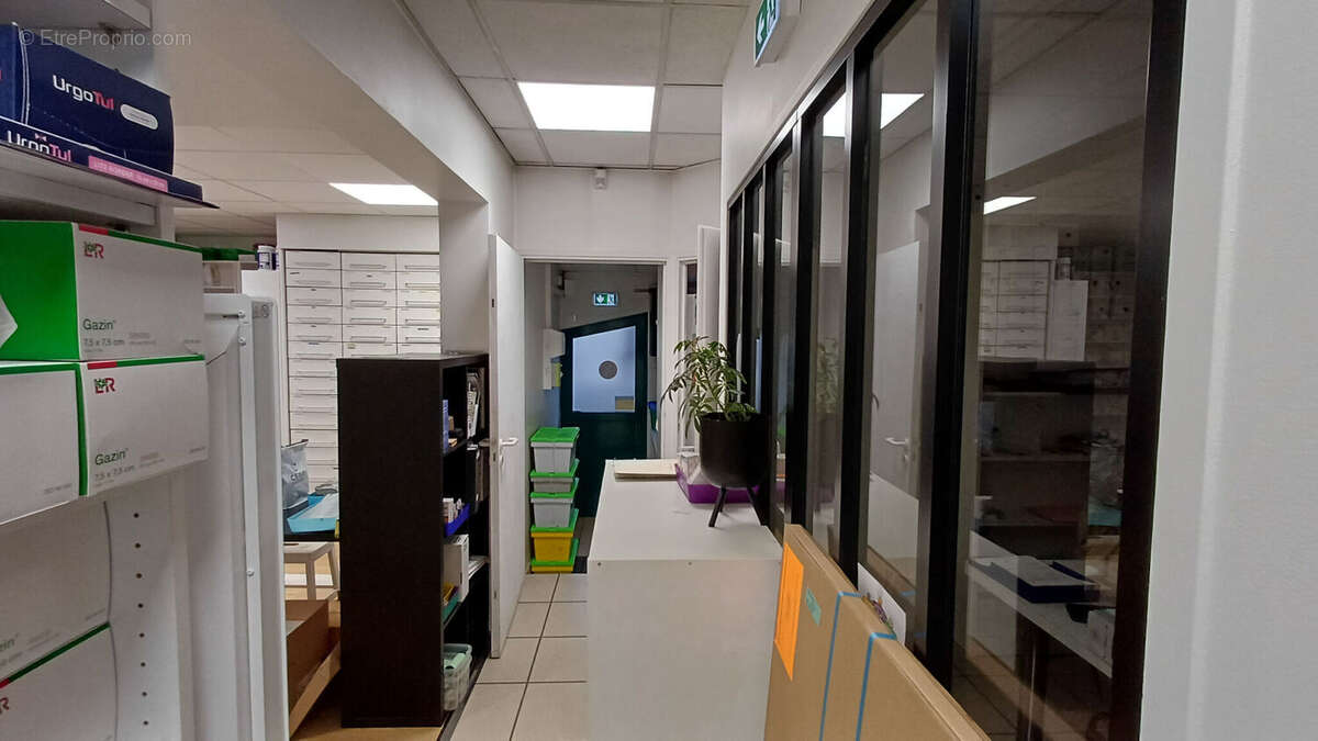 Photo 2 - Commerce à CEBAZAT