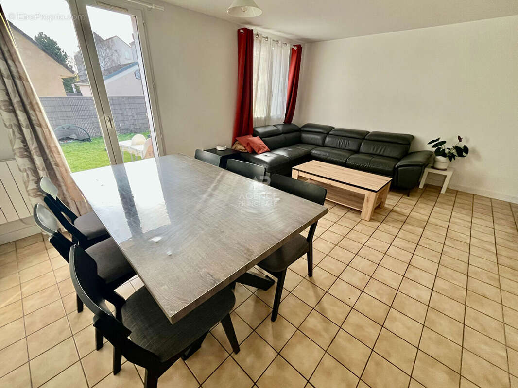 Maison à COURDIMANCHE