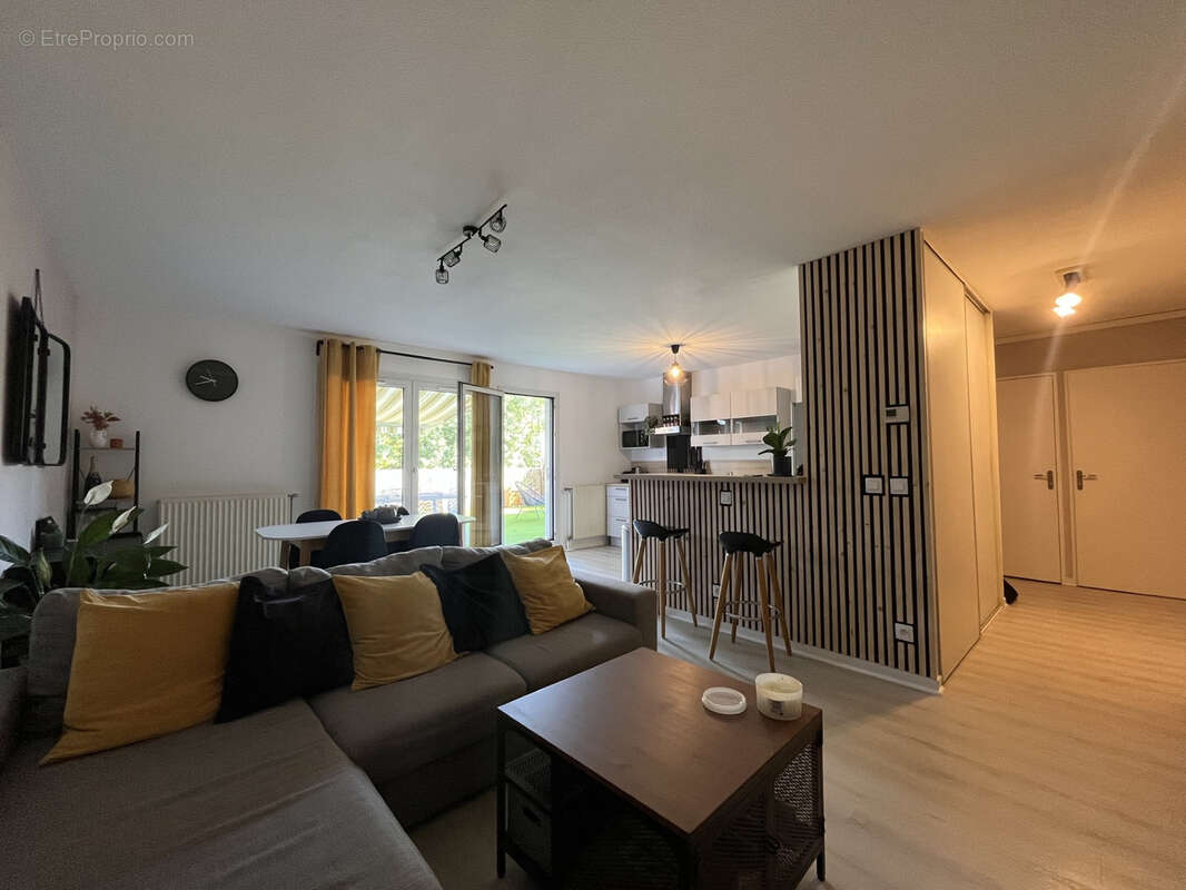 Appartement à GIERES