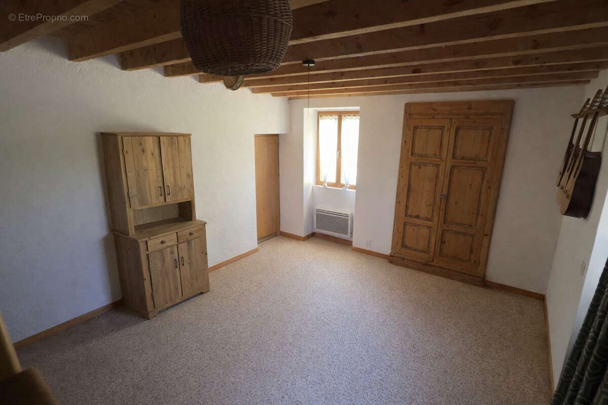 Maison à MONTCHENU