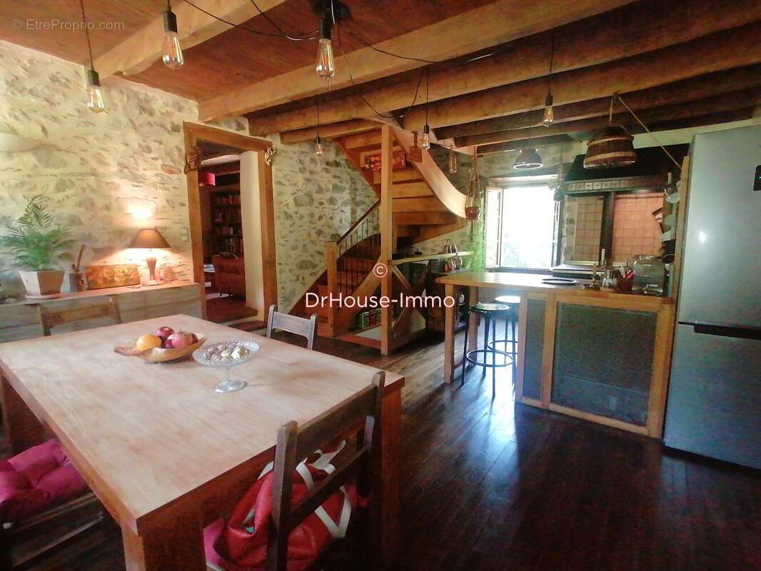 Maison 80 m² à Latouille-Lentillac  - photo 7