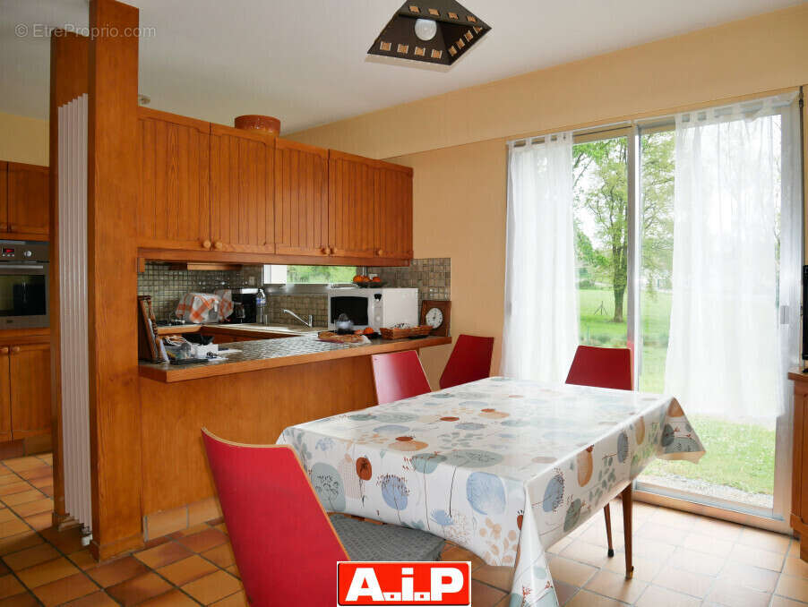 Maison à MONCOUTANT