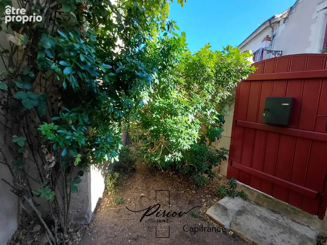 Immeuble de rapport, T2, T3, T3, proximité château, centre ville - photo 8