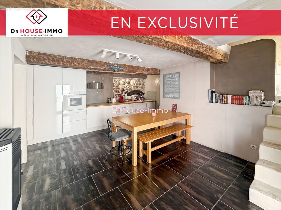 Maison à VINS-SUR-CARAMY
