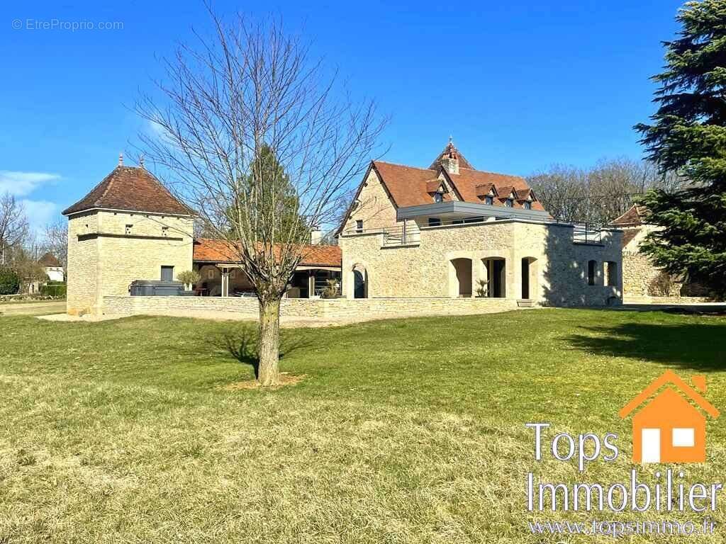 Maison à VILLENEUVE