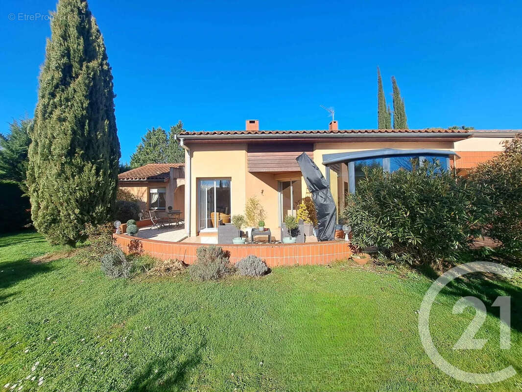 Maison à LAVERNOSE-LACASSE