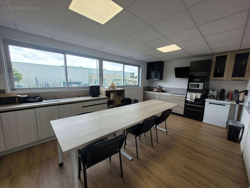 A VENDRE - 448m² - Local d'activité Montaigu Vendee - photo 7