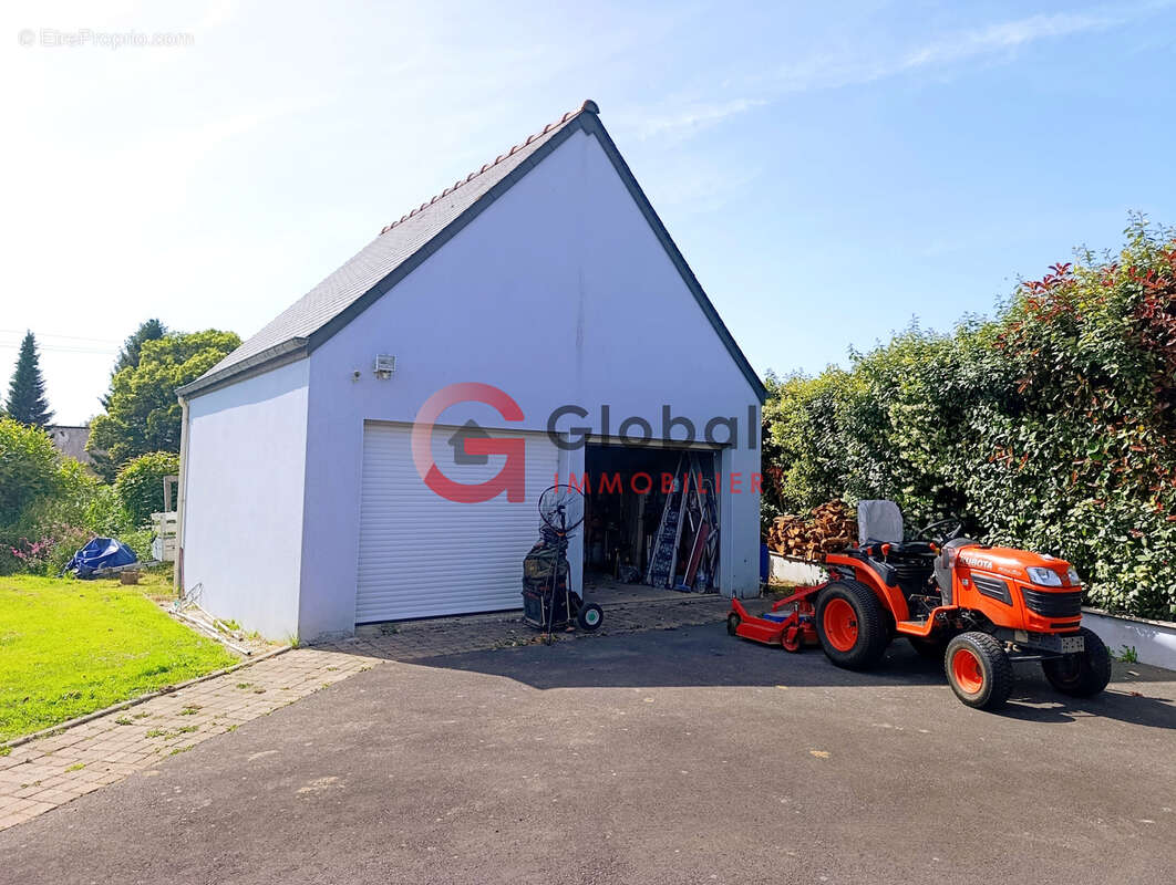 Un petit coin de paradis en Bretagne : Maison de plain-pied avec son étang privé sur 1.4 hectare de terrain - photo 14