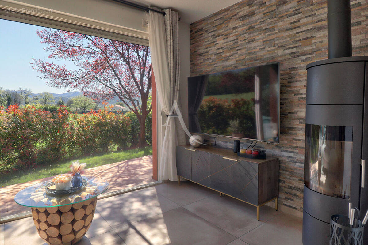 Maison à GREOUX-LES-BAINS